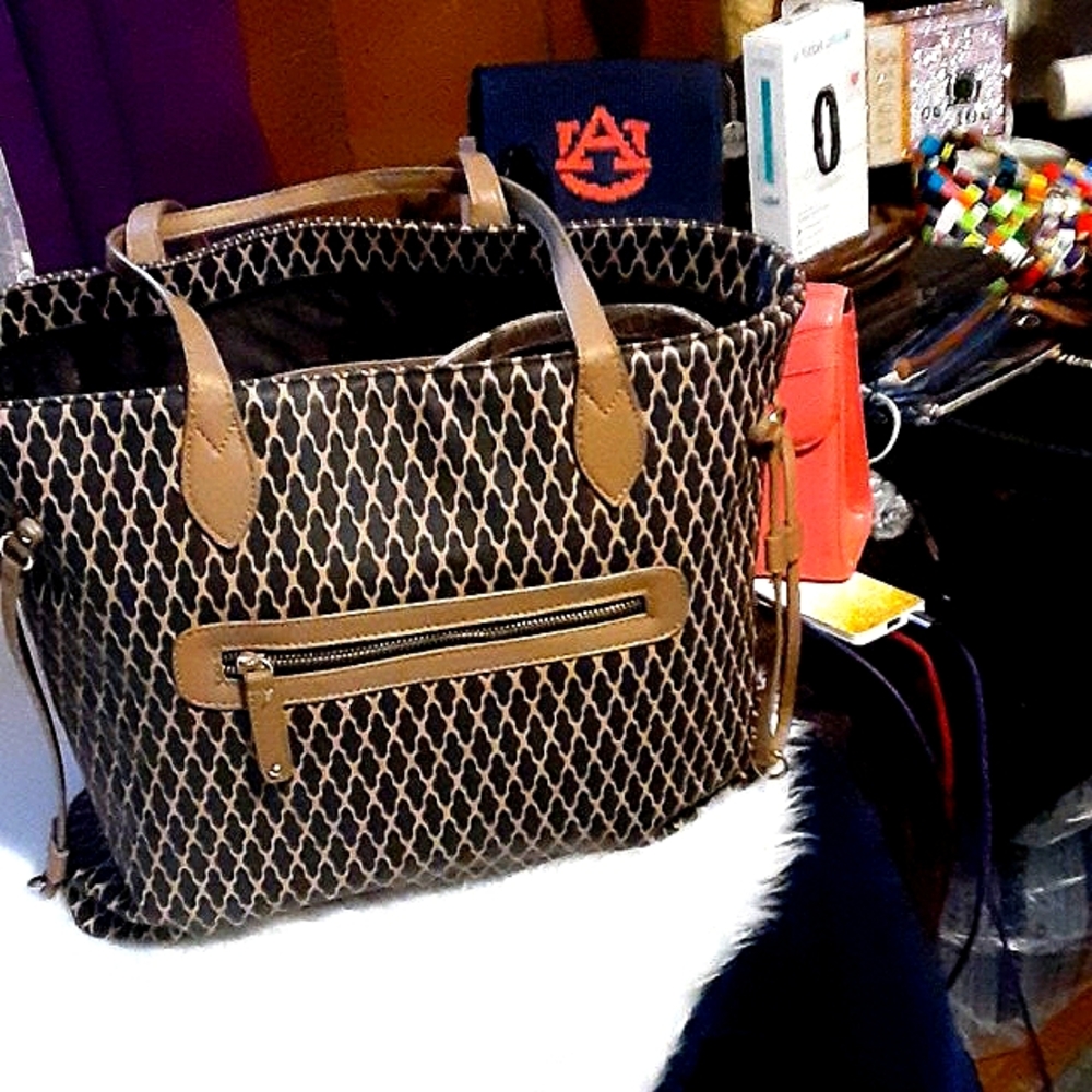 Geometric Print Electronics Bag - image 1